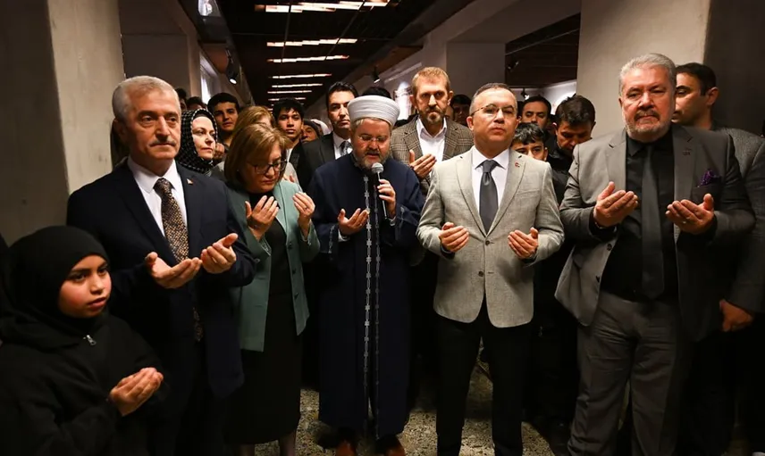 Gaziantep'te Mukaddes Emanetler Sergisi Açıldı