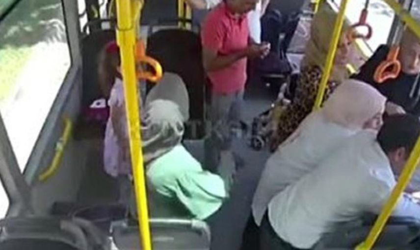 Gaziantep'te otobüs şoförü bayılan kız çocuğunu hastaneye yetiştirdi!