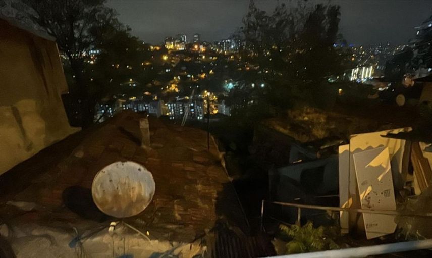 Gaziosmanpaşa’da toprak kayması paniği: 24 evden 96 kişi tahliye edildi