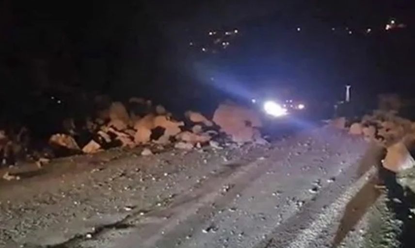 Gaziosmanpaşa'da toprak kayması yaşandı: Konuyla ilgili valilikten açıklama geldi