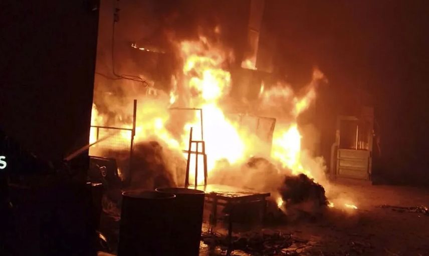 Uşak'ta gece geç saatlerde çıkan yangın korku dolu anlar yaşattı
