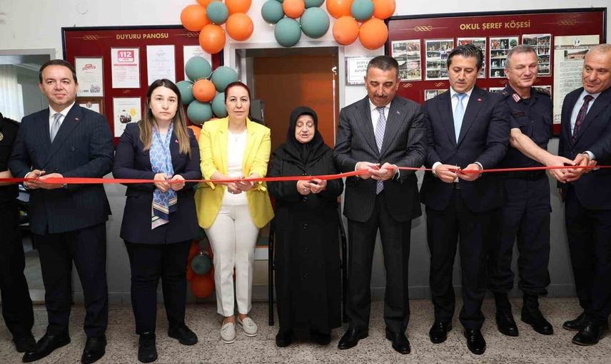 Gelik İlkokulu'na Anlamlı Kütüphane Açıldı