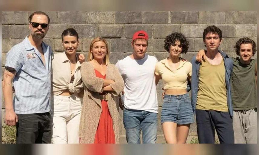 Gelsin Hayat Bildiği Gibi konusu ve oyuncu kadrosu