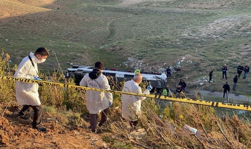 Gençlik Şöleni’nden dönerken şarampole devrilen otobüsün kaza nedeni belli oldu