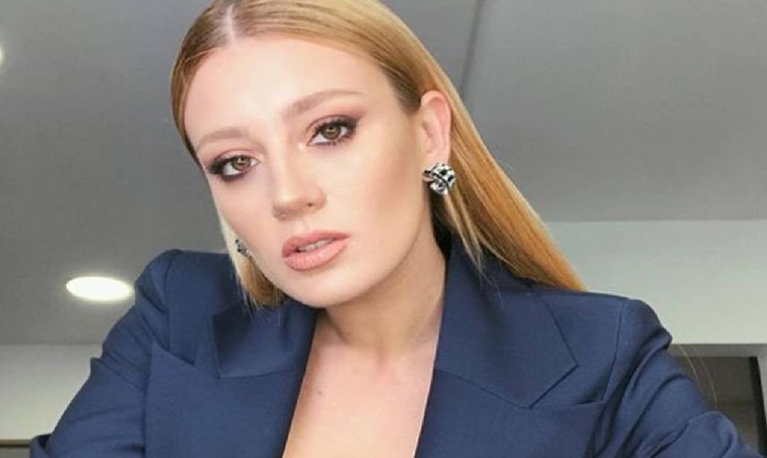 Gizem Karaca sosyal medyayı salladı! Güzel oyuncunun bikinili pozları  beğeni yağmuruna tutuldu