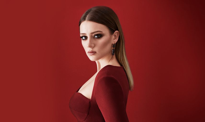 Gizem Karaca'dan Hayranlarını Sevindirecek Haber!