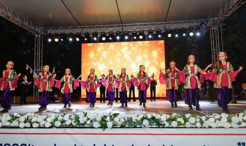 GKV Öğrencileri Anadolu'yu 'Dansın Renkleri' ile Canlandırdı