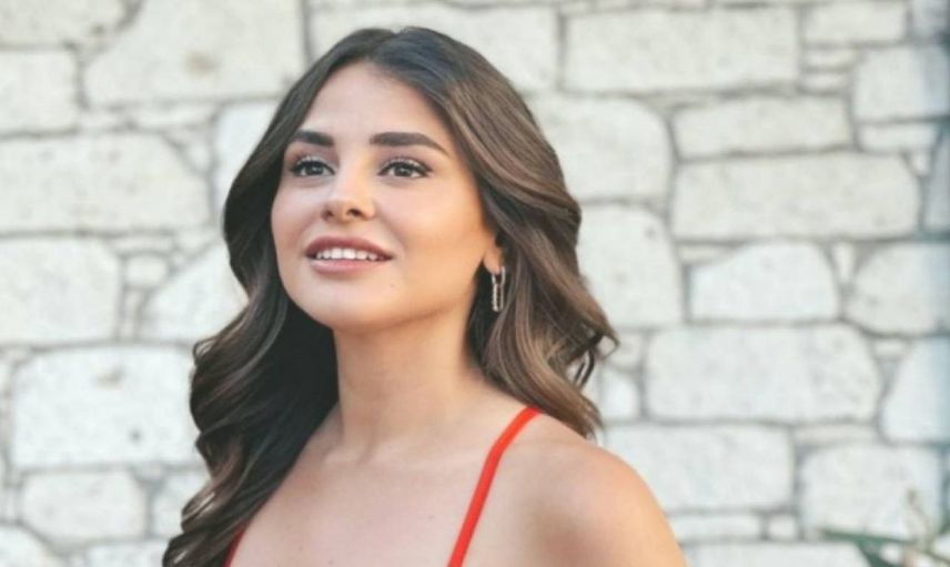 Gönül Dağı’nın Asuman’ından cesur pozlar! Hazal Çağlar mini eteği ile kendisine hayran bıraktı