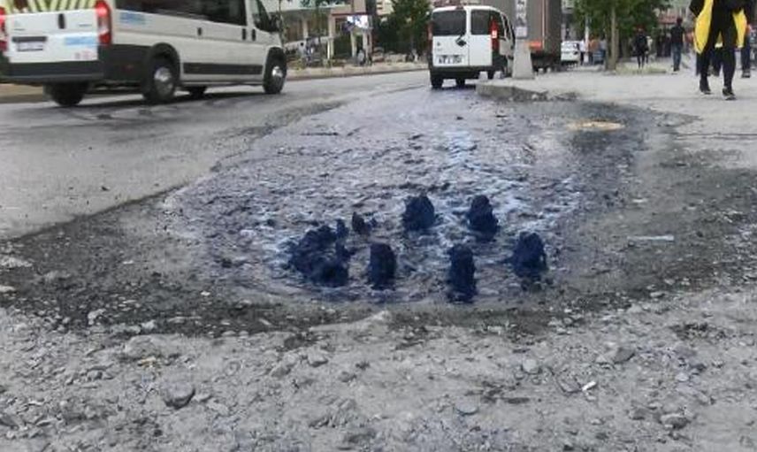 Görenler Hayrete Düştü! İstanbul Esenyurt'ta Rögarlardan Mavi Su Çıktı