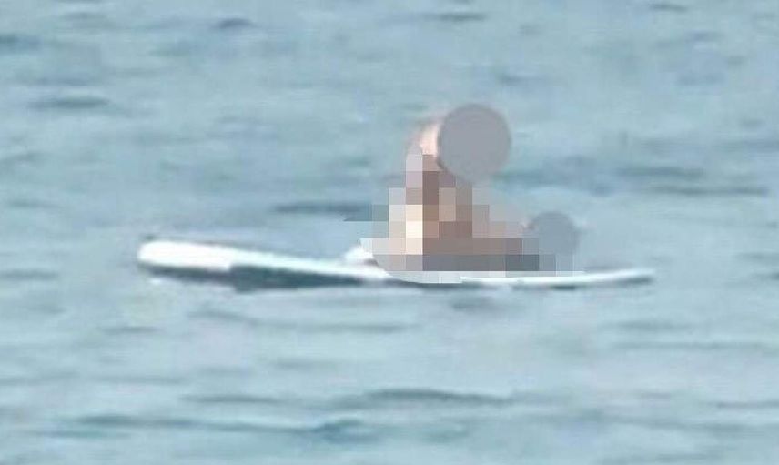 Görenler şokta! Sörf tahtasının üzerinde ilişkiye giren çift "Bu kadar da olmaz" dedirtti