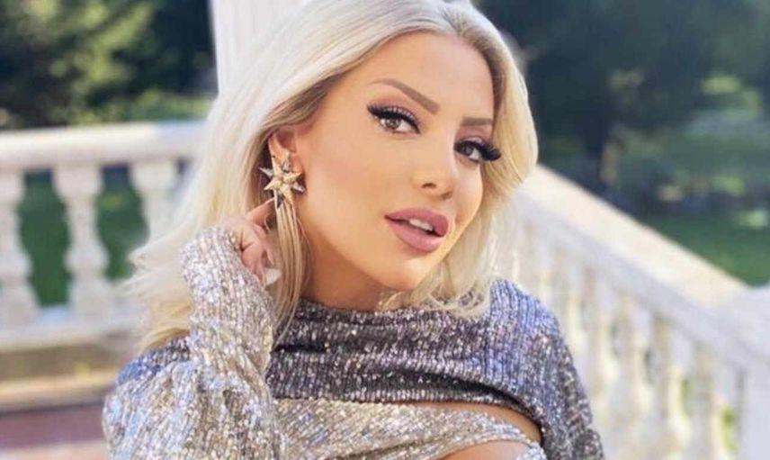 Gülşah Saraçoğlu'nun önce sütyenli sonra sütyensiz paylaşımı olay yarattı!