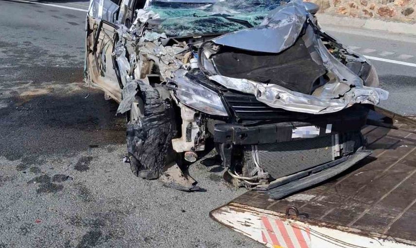 Gümüşhane'de tünel çıkışında kamyona çarpan otomobil takla attı: 1 yaralı