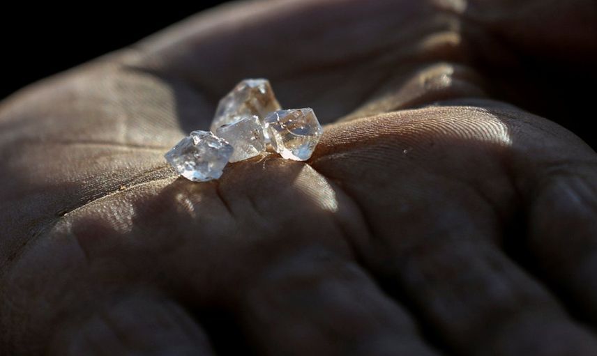 Güney Afrika'ya Üzücü Haber! Keşfedilen Taşlar Kuvars Kristalleri Çıktı