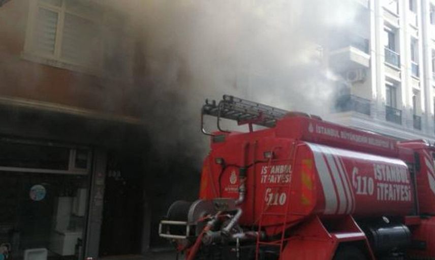 Güngören'de Korkutan Depo Yangını