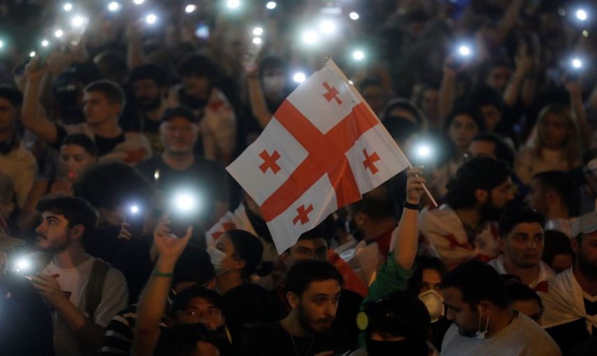 Gürcistan’da sokaklar kaynıyor: Yasa tasarısına büyük protesto
