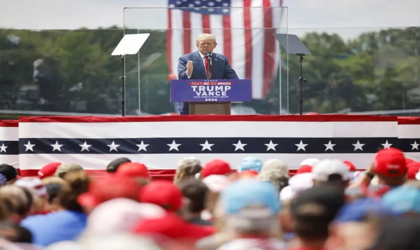 Güvenlik Önlemleri Üst Seviyeye Çıktı: Trump Mitingde Kurşun Geçirmez Camla Konuştu!