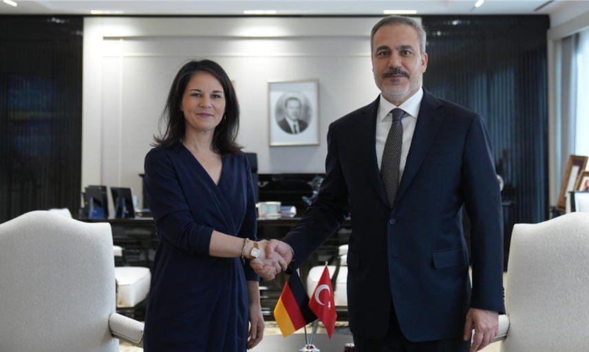 Hakan Fidan Alman mevkidaşı ile bir araya geldi