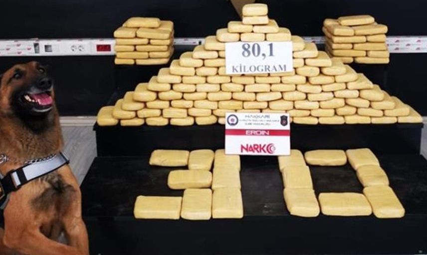 Hakkari’de Elma Kasalarından 80 Kilo Eroin Çıktı