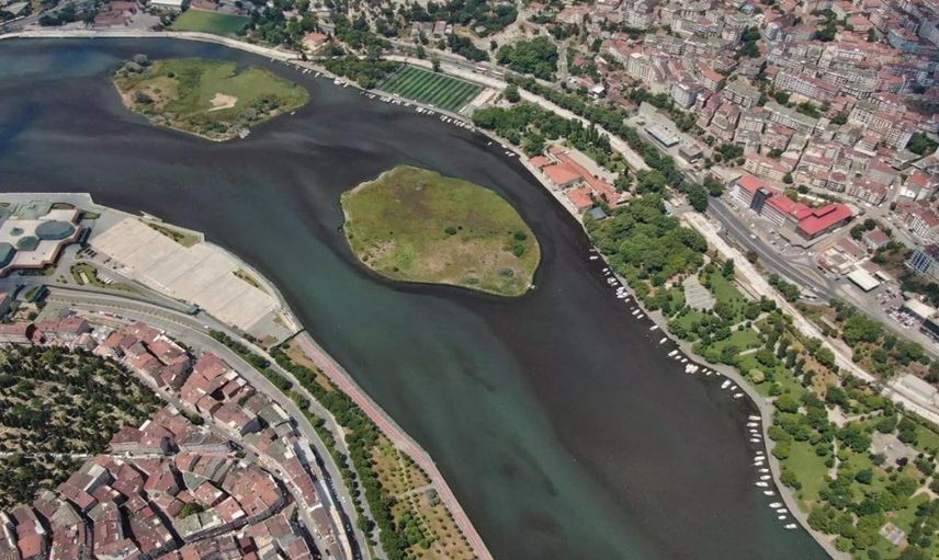 Haliç’te endişe veren manzara: Çöp suyu döküldüğünü tespit ettik