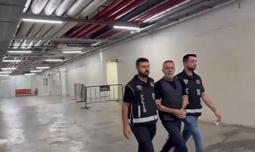Haluk Levent’in elleri kelepçeli görüntüsü dikkat çekti