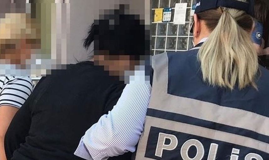 Hamile Taklidi Yaptı, Karnından Çıkanlar Polisi Şok Etti