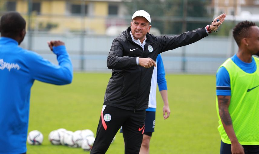 Hamza Hamzaoğlu Rizespor'da Kötü Günleri Atlatmak İstiyor!
