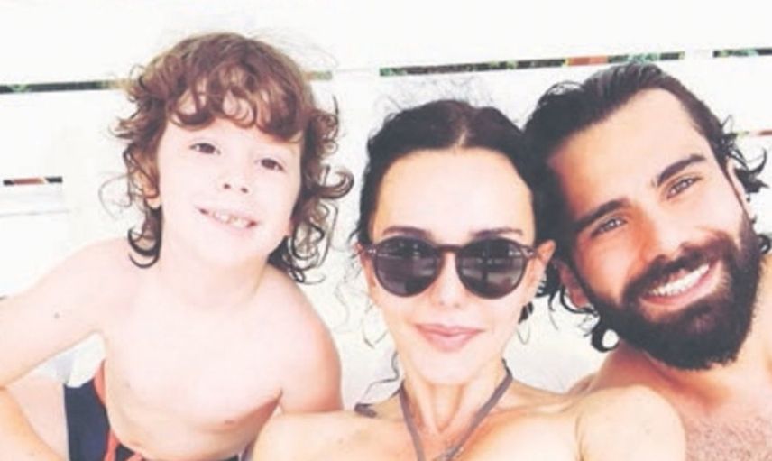 Hande Ataizi, oğlu ve sevgilisi ölümden döndü! Araç alev aldı müdahale gecikmedi! Ataizi, sevgilisi ve oğlunun sağlık durumu