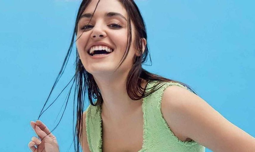 Hande Erçel magazin dünyasını salladı! Erçel bikini pozu ile beğeni yağmuruna tutuldu
