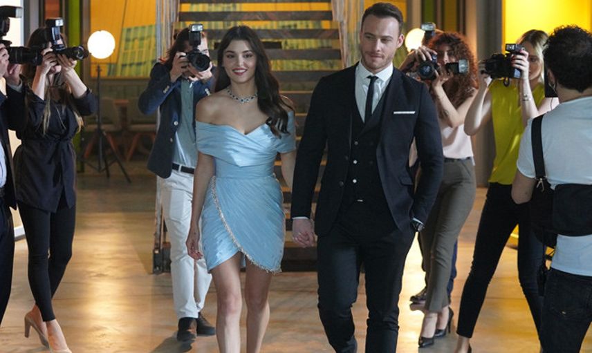 Hande Erçel ve Kerem Bürsin, Aşklarını Duyurdu!