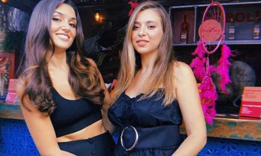 Hande Erçel'in ablası Gamze Erçel sosyal medyayı sallamaya devam ediyor! Transparanlı mini elbiseli bu pozu çok konuşulacak
