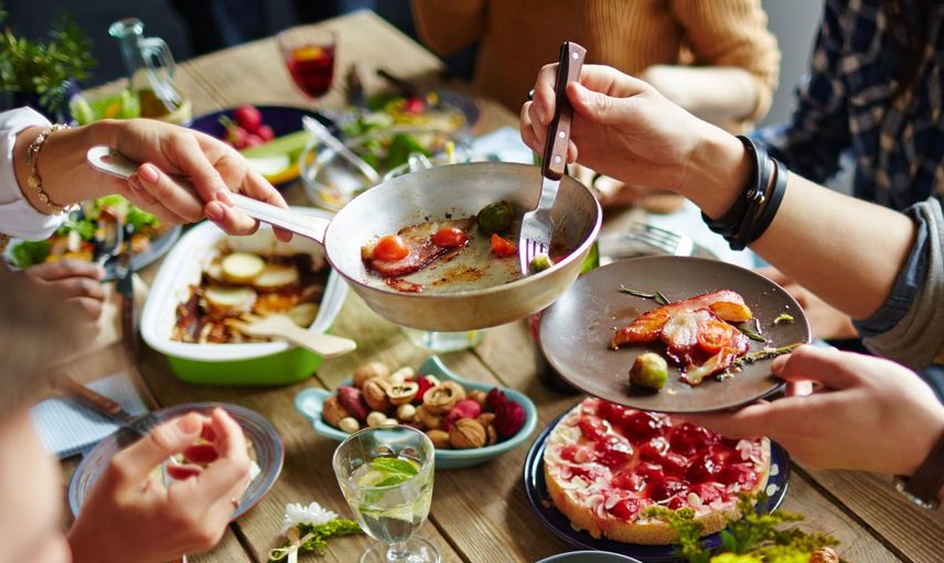 Hangi saatlerde yemek yerseniz kalp krizi geçirmezsiniz? Yemek yemek için en uygun saat aralığı