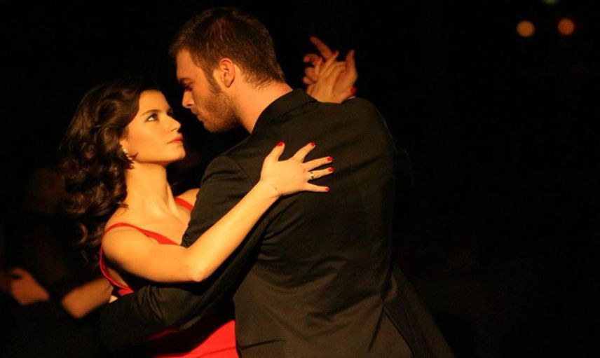 Harbiye konserindeki görüntüleri gündem oldu! Beren Saat’ın o detayı hayranlarını endişelendirdi