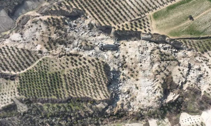 Hatay’da afetin büyüklüğü gözler önüne serildi: 500 metrelik yarık uzaydan bile gözüktü