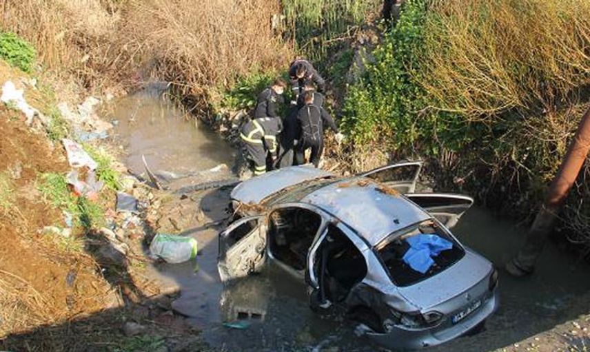 Hatay'da Araç Dereye Devrildi: 3 Kişi Hayatını Kaybetti
