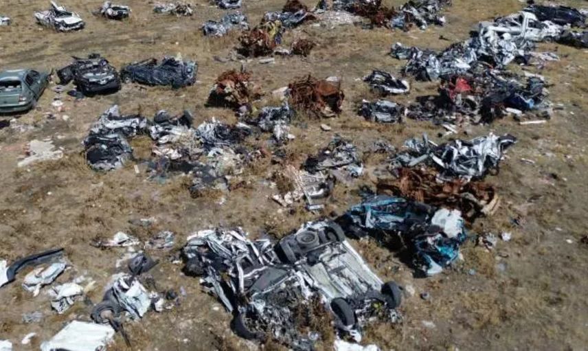 Hatay'da Araç Mezarlığı Sahiplerini Bekliyor: Yüzlerce Araç Depremin Acısını Bir Kez Daha Hatırlatıyor!