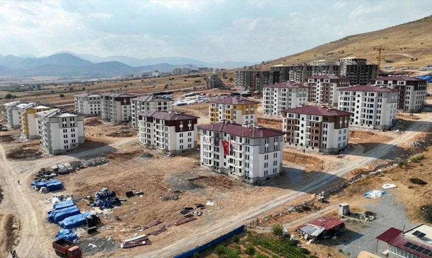 Hatay’da depremzedeler yuvalarına kavuşacak: 5 bin bağımsız bölümün temeli atıldı