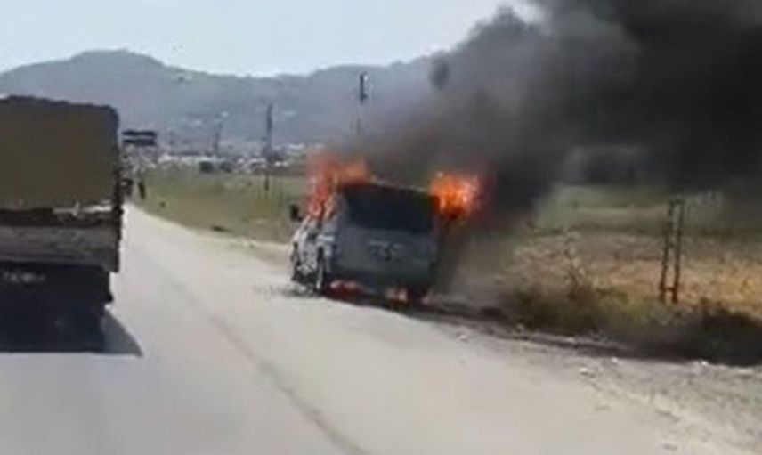 Hatay'da Seyir Halindeki Minibüs Alev Aldı