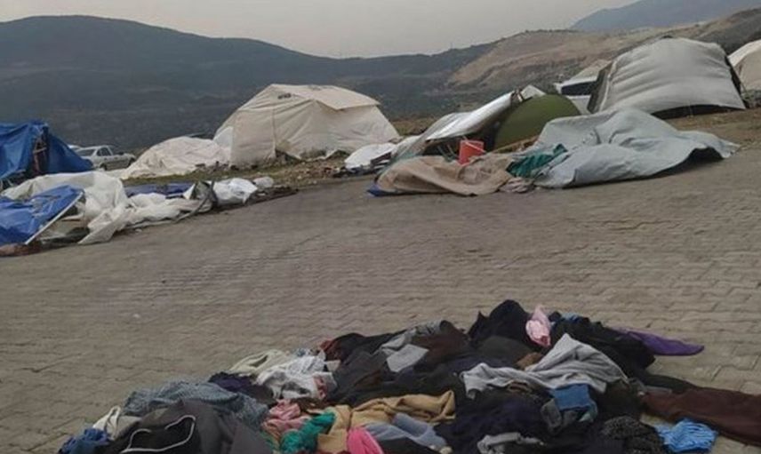 Hatay’da şiddetli rüzgar depremzedelerin çadırları yıktı: Eşyalar etrafa dağıldı