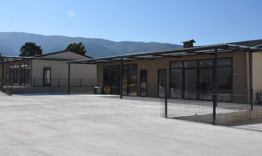 Hataylı esnafın yüzü gülecek: 2 bin 509 geçici iş yeri teslim edildi