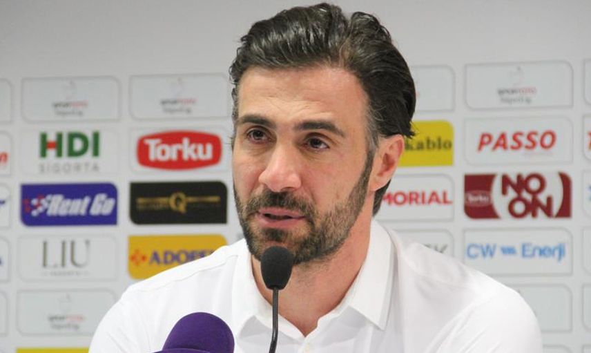 Hatayspor'da Antalyaspor mağlubiyetinin ardından Ömer Erdoğan, çalıştıkları pozisyonlardan goller yediklerini söyleyerek oyuncularına sitem etti