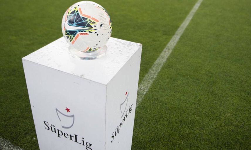 Hatayspor'da Teknik Direktör Ömer Erdoğan Giresunspor maçının ardından görevinden istifa ettiğini açıkladı! Önümüzdeki sezon Ömer Erdoğan Hatayspor'da görev almayacak