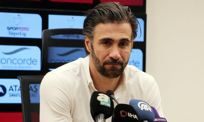 Hatayspor'da Teknik Direktör Ömer Erdoğan, Sivasspor maçının ardından oynanan oyunu beğenmediğini ve kendilerini sorgulamaları gerektiğini söyledi
