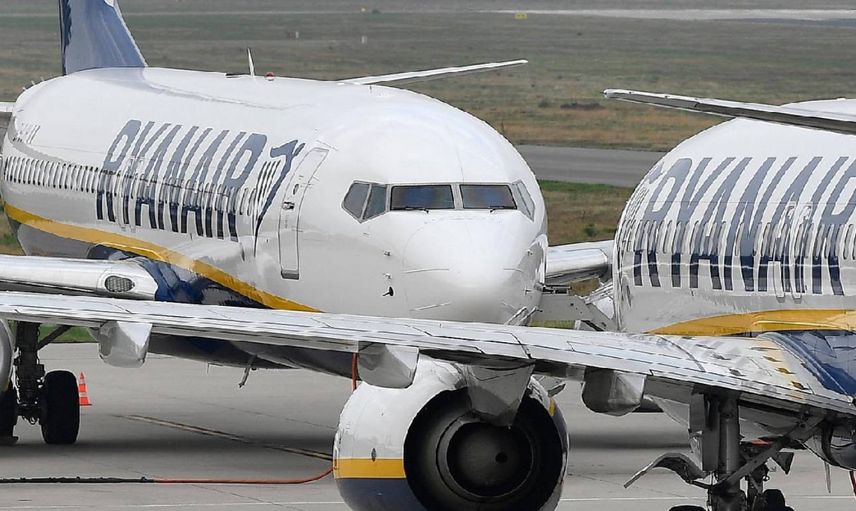 Havada korku dolu anlar: Savaş uçakları bir anda havalandı yolcular neye uğradığı şaşırdı