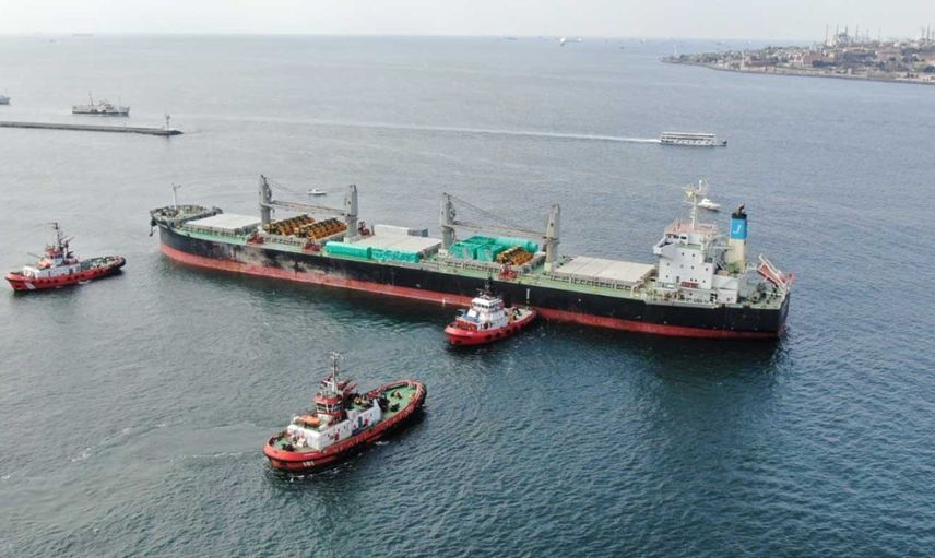Haydarpaşa Limanı açıklarında korkutan anlar: Hong Kong bayraklı yük gemisi karaya oturdu