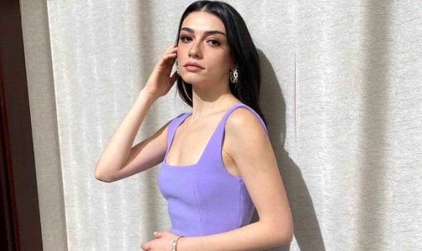 Hazar Ergüçlü göğüs dekolteli pozuna alevli yorumlar