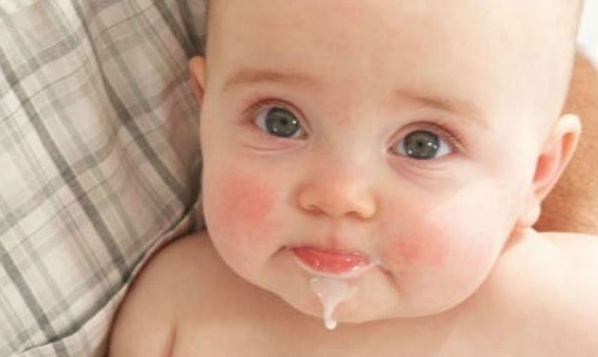 Hazır mama bebeklerde reflü hastalığına sebep oluyor!