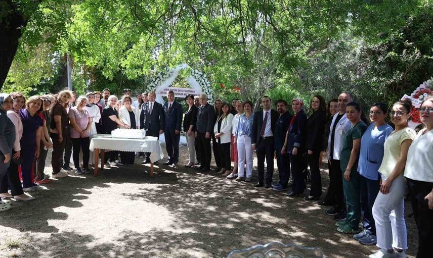 Hemşireler Haftası'nda Plaket Töreni Düzenlendi