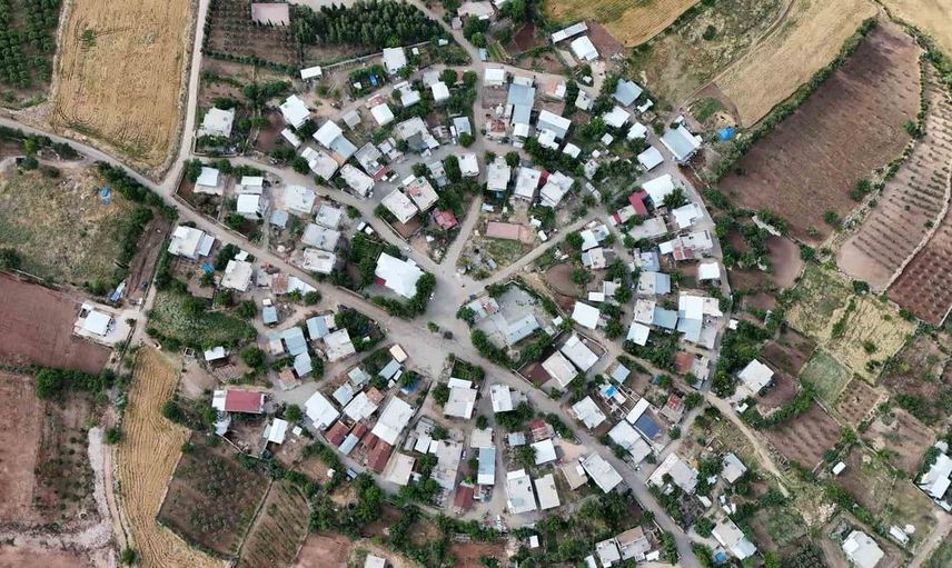 Heyelan sonrası taşınan kuşakkaya köyü dairesel mimarisiyle dikkat çekiyor