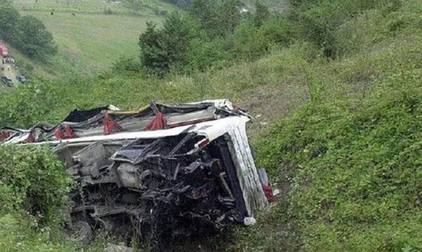 Hindistan'da Bir Otobüs Uçuruma Düştü: 6 Ölü, 43 Yaralı