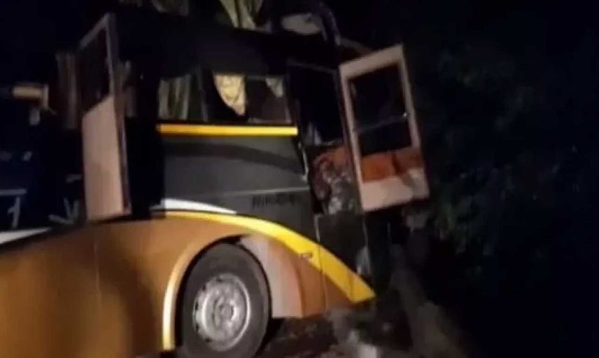 Hindistan'da korkunç kaza! Kamyon otobüse çarptı: Çok sayıda ölü ve yaralı var